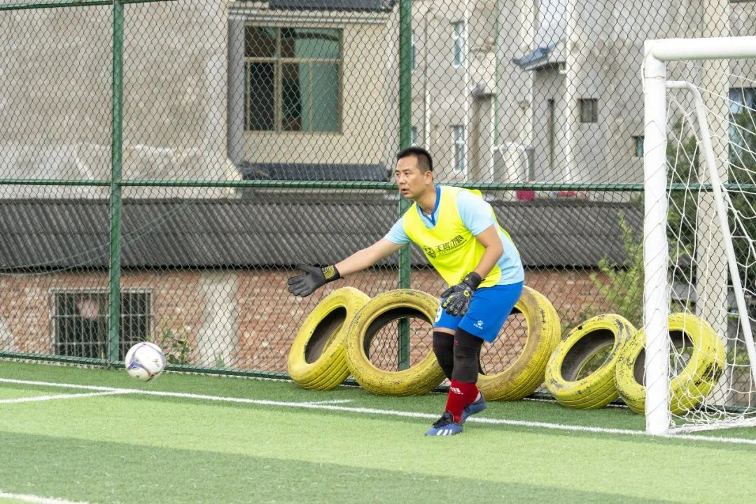 缁胯尩鍦轰笂灞曢閲囪冻鐞冨皬灏嗗垱浣崇哗,鍐嶆垬鍐嶆嵎