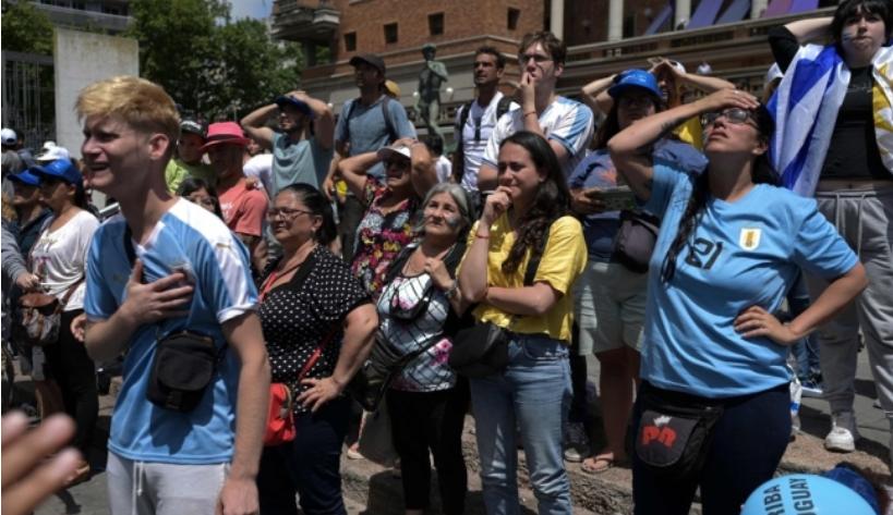 乌拉圭球迷哭了,乌拉圭赛后落泪