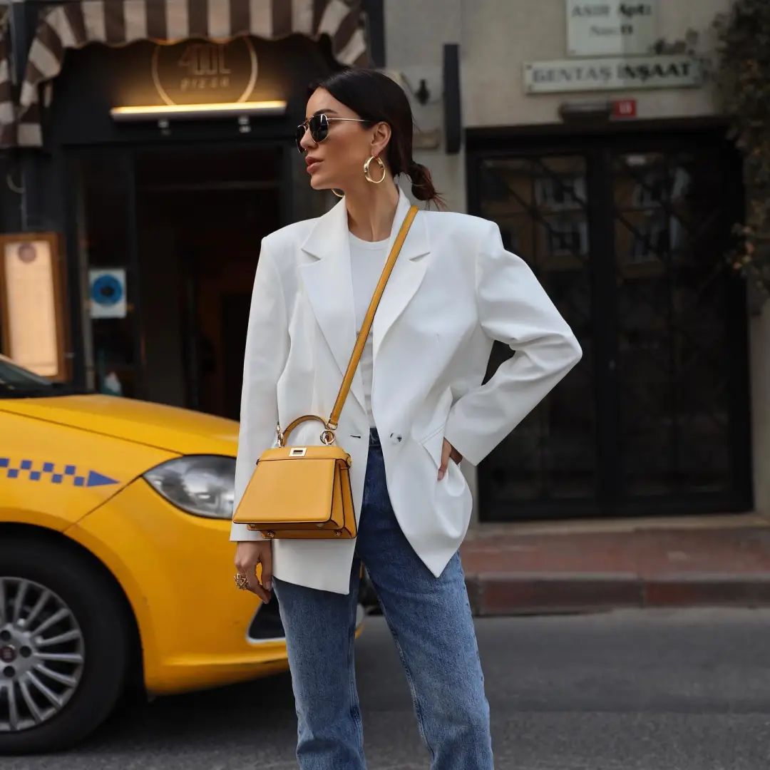 白色西装怎么穿出很飒的感觉,秋冬款米白西装怎么搭配高级感