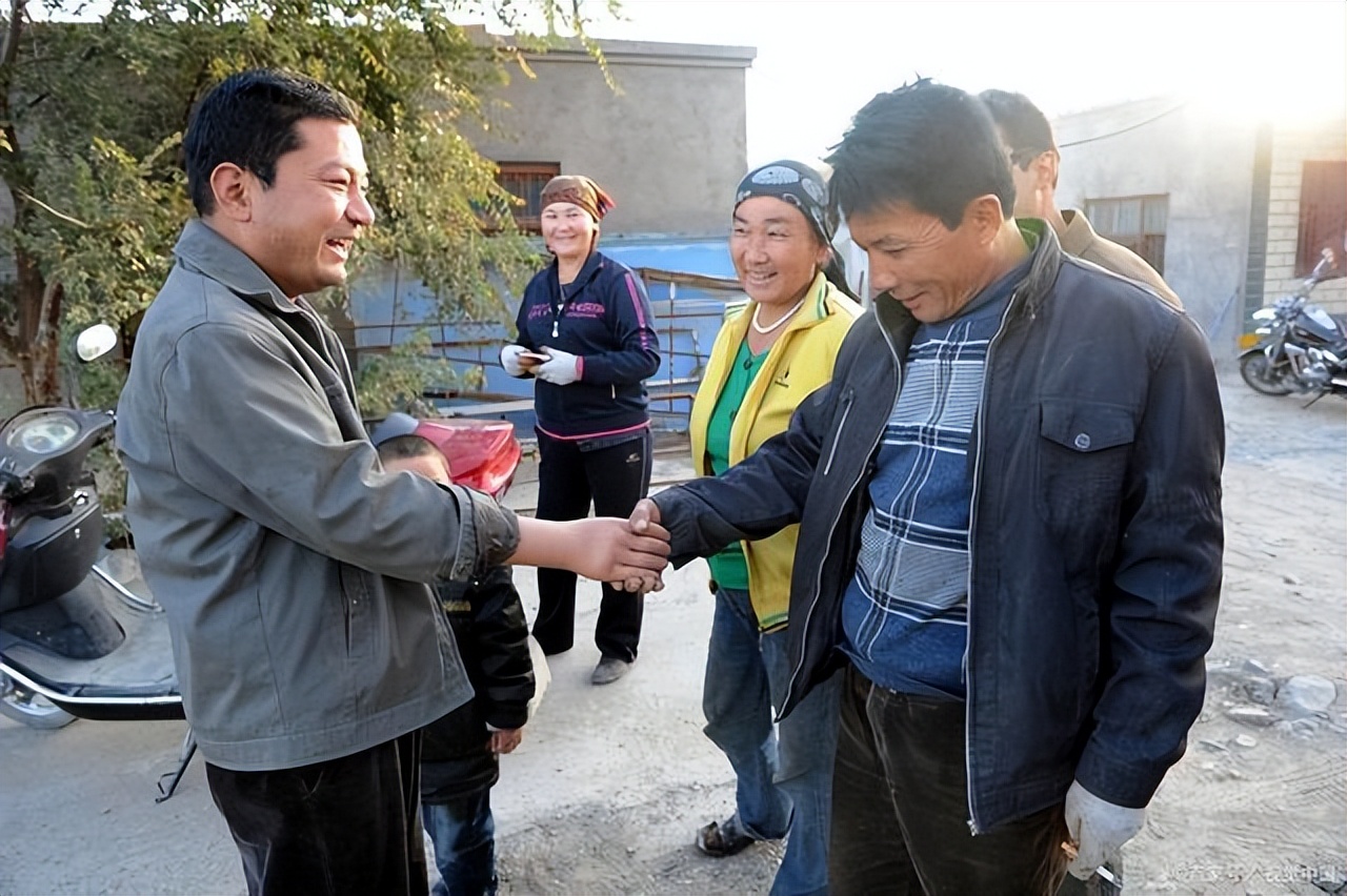 为什么农民做什么也没有挣到钱,为什么农民最辛苦却挣不到钱