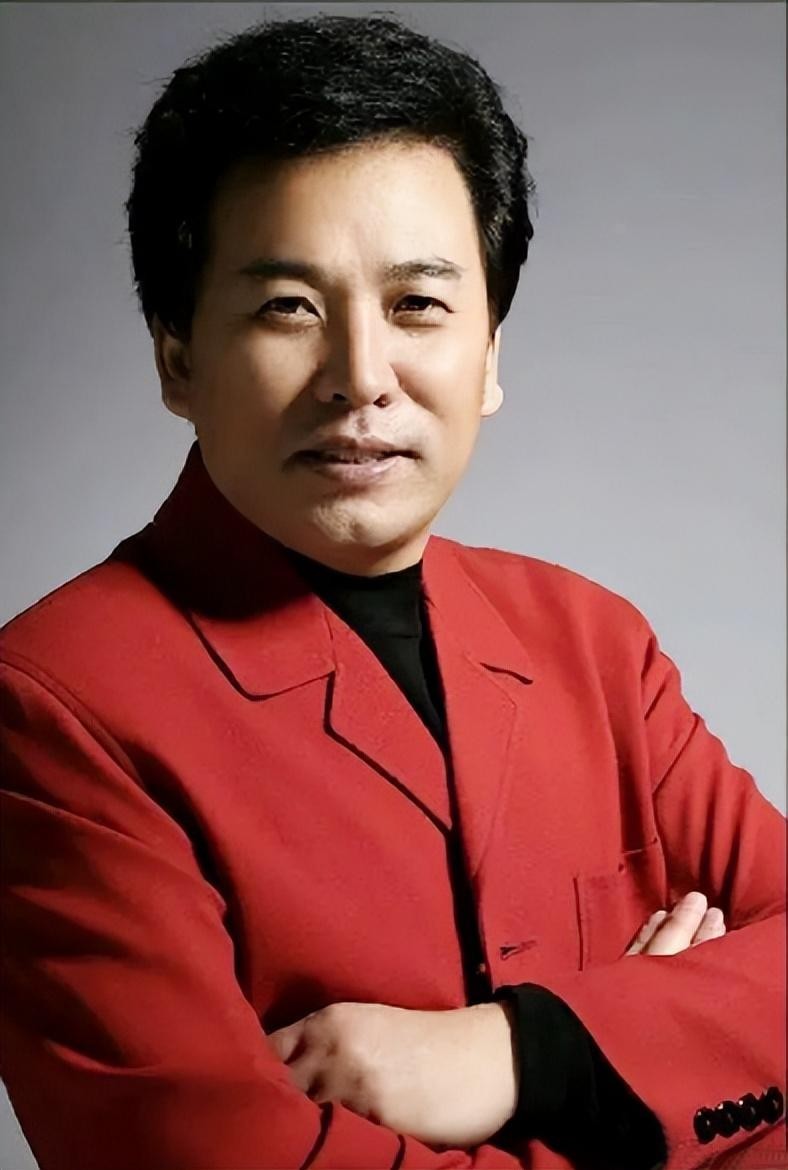 佟铁鑫：一婚娶歌手金曼生下儿子，二婚娶带娃林丹诗，如今咋样