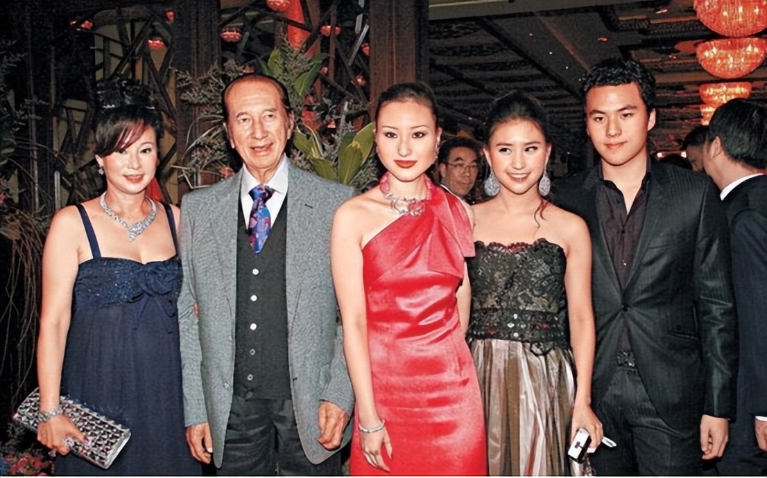 窦骁有多宠爱何超莲,窦骁为什么选择赌王千金