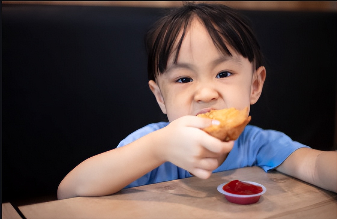 家长糊弄式早餐,小学生敷衍式早餐