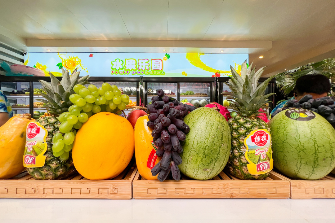 吃着水果泡温泉悠闲,吃水果温泉