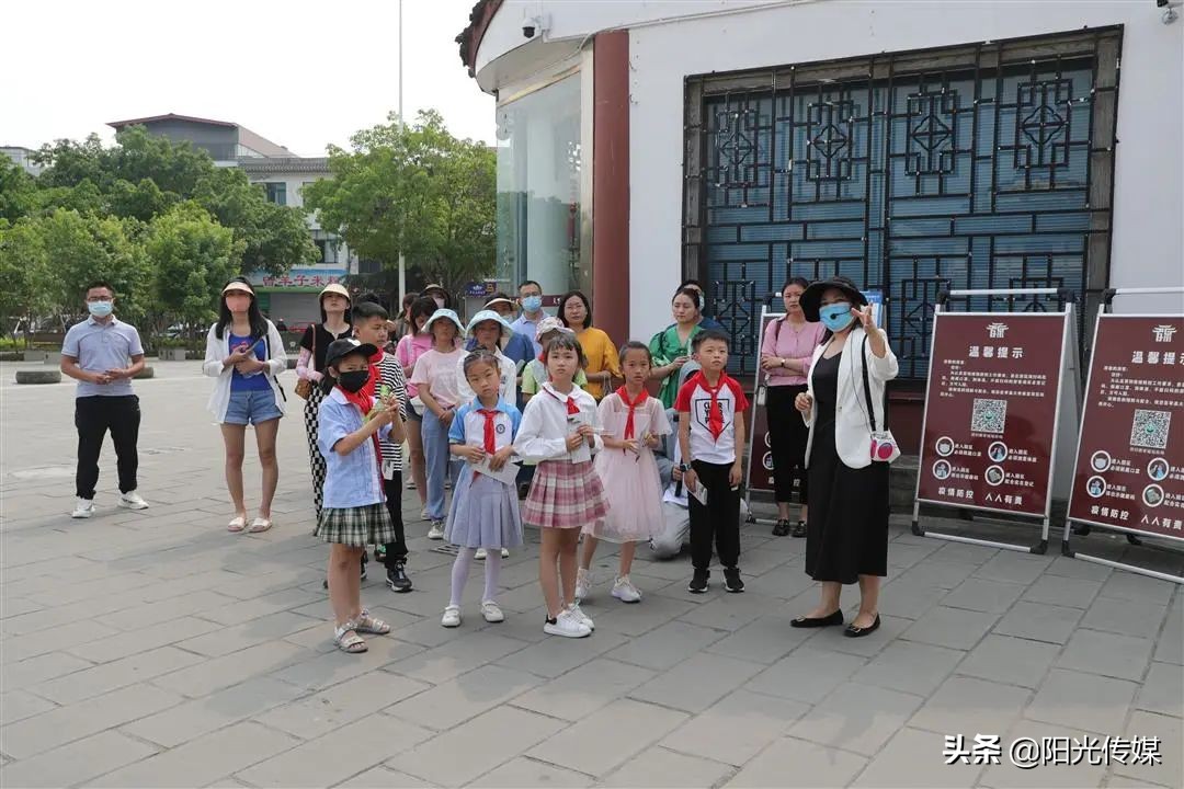 红领巾讲解员寻访红色足迹,红领巾寻访活动我是红领巾讲解员