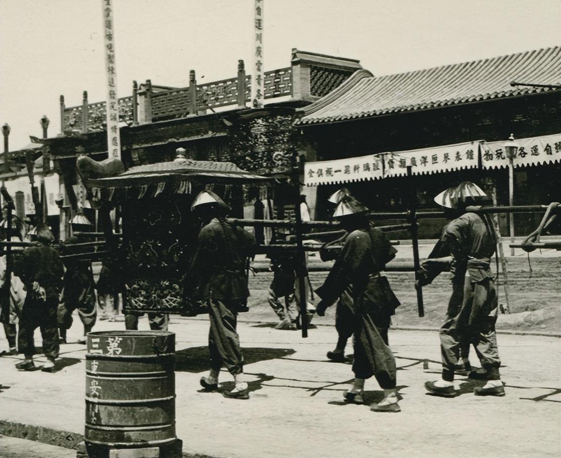 晚清小脚女子彩色老照片,晚清地主婆老照片