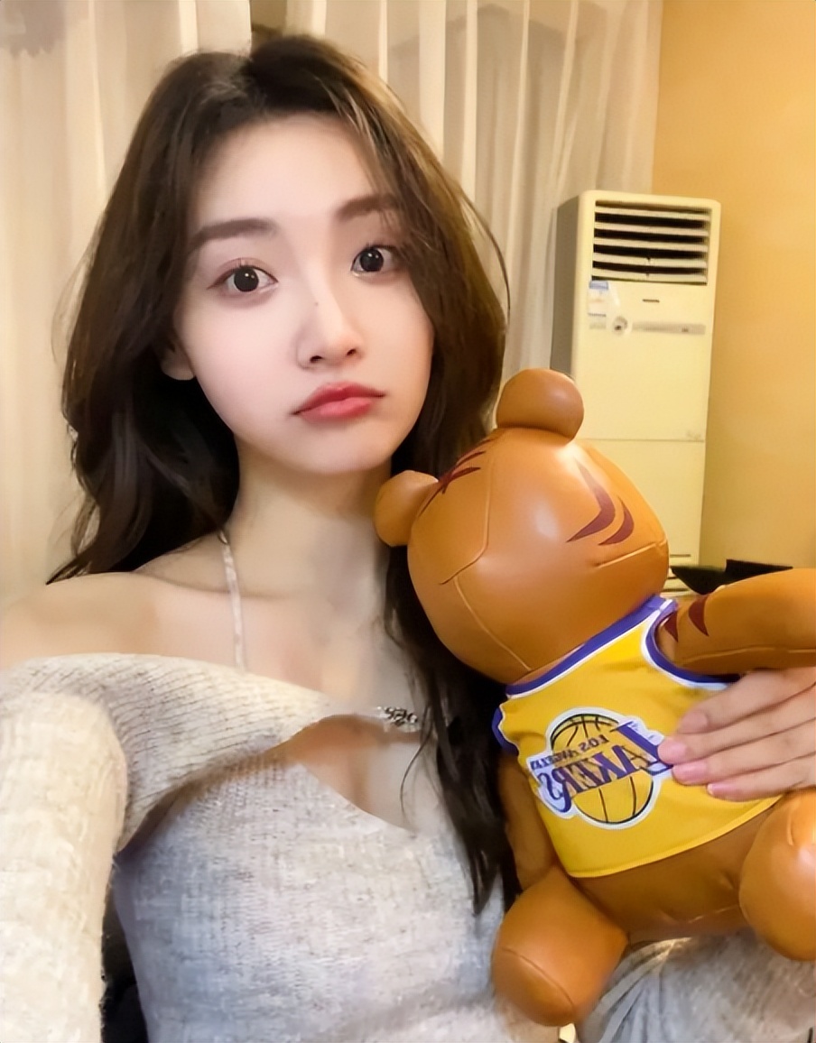 校花女神闯NBA主持界火了!纯欲天花板,高学历逆天颜值羡煞旁人