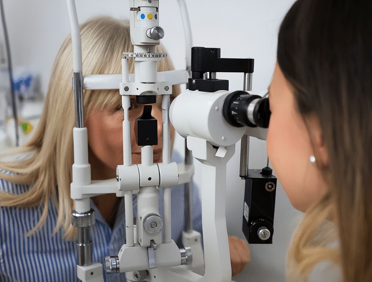 激光手术治近视眼有后遗症吗,近视眼激光矫正有什么后遗症