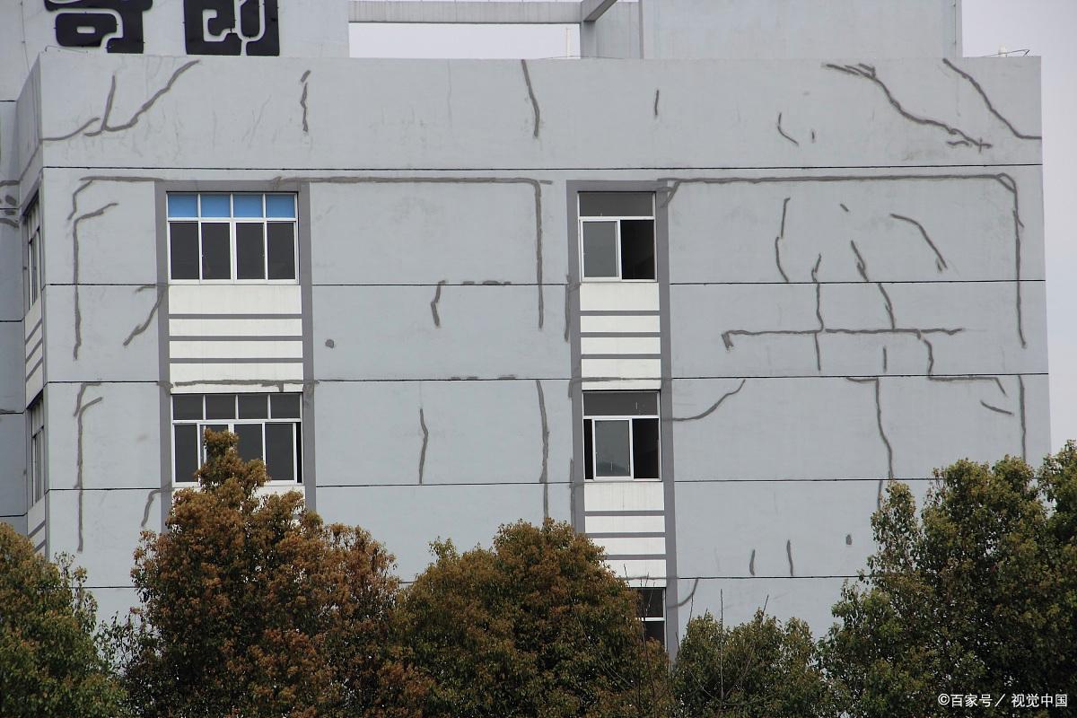 最新招聘喷漆工10000以上包吃住,喷油漆工招聘学徒吗