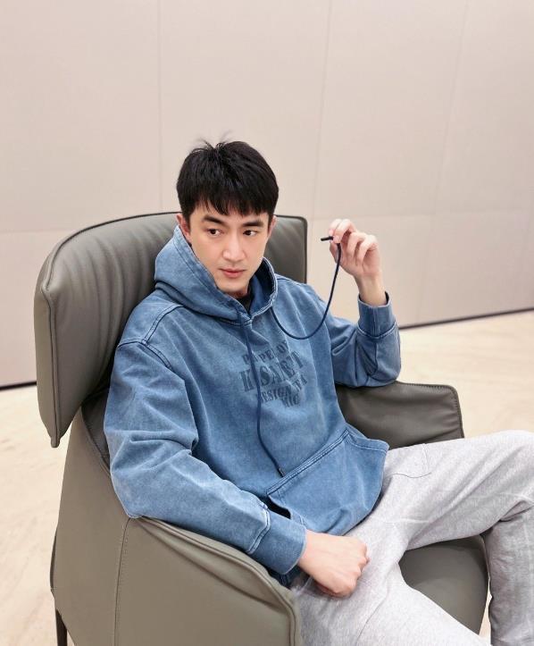 林更新龙井鞋,林更新泰国赵丽颖