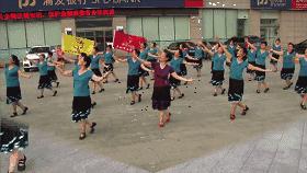 女性生殖期挺短的，为何还要经历更年期？或是为了帮助人类进化