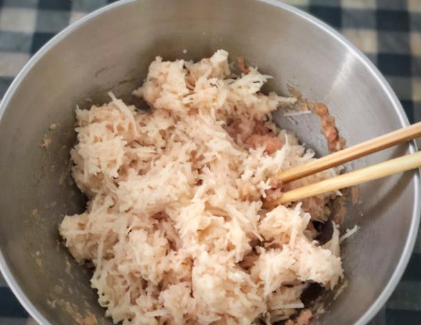 莲藕蒸肉饼正宗做法,清蒸莲藕蒸肉饼的做法