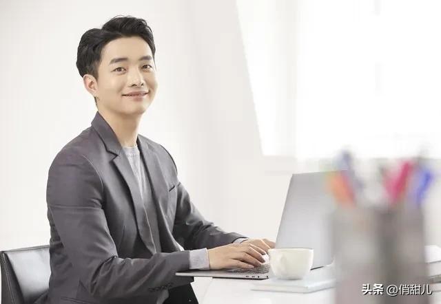 儿子当年没考上高中，现在假期从上海返回昆明，购买了两套房