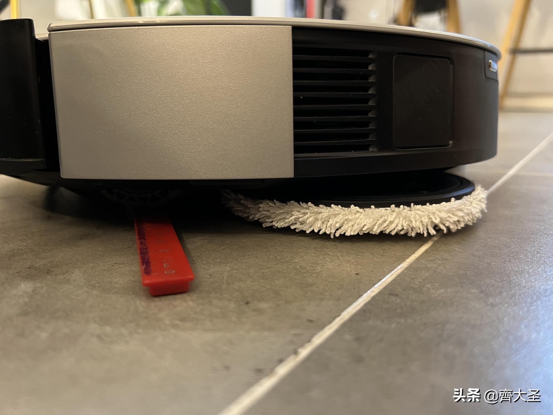 扫地机器人拖地震动和旋转哪种好,机器人旋转拖地和震动拖地