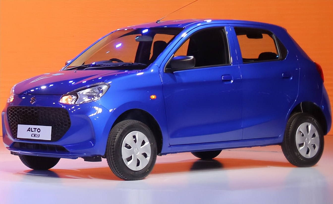 铃木奥拓“拼了”！落地3.5万，1.0L动力+7寸大屏，内饰效果惊艳