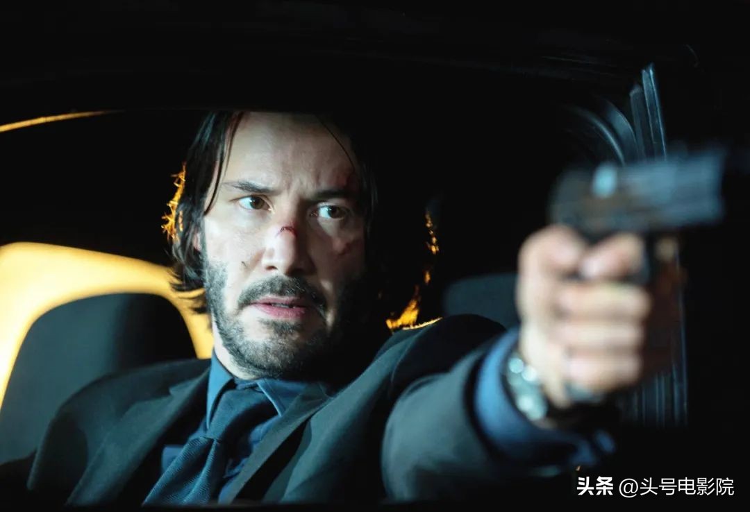 基努里维斯和布拉德皮特同框,模仿基努里维斯战术