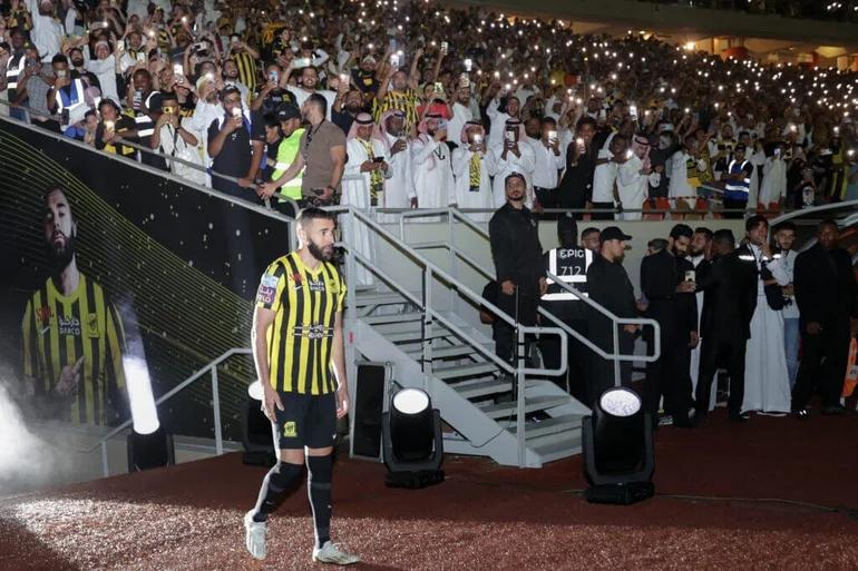 世俱杯曼城大胜浦和红钻,足球联赛沙特