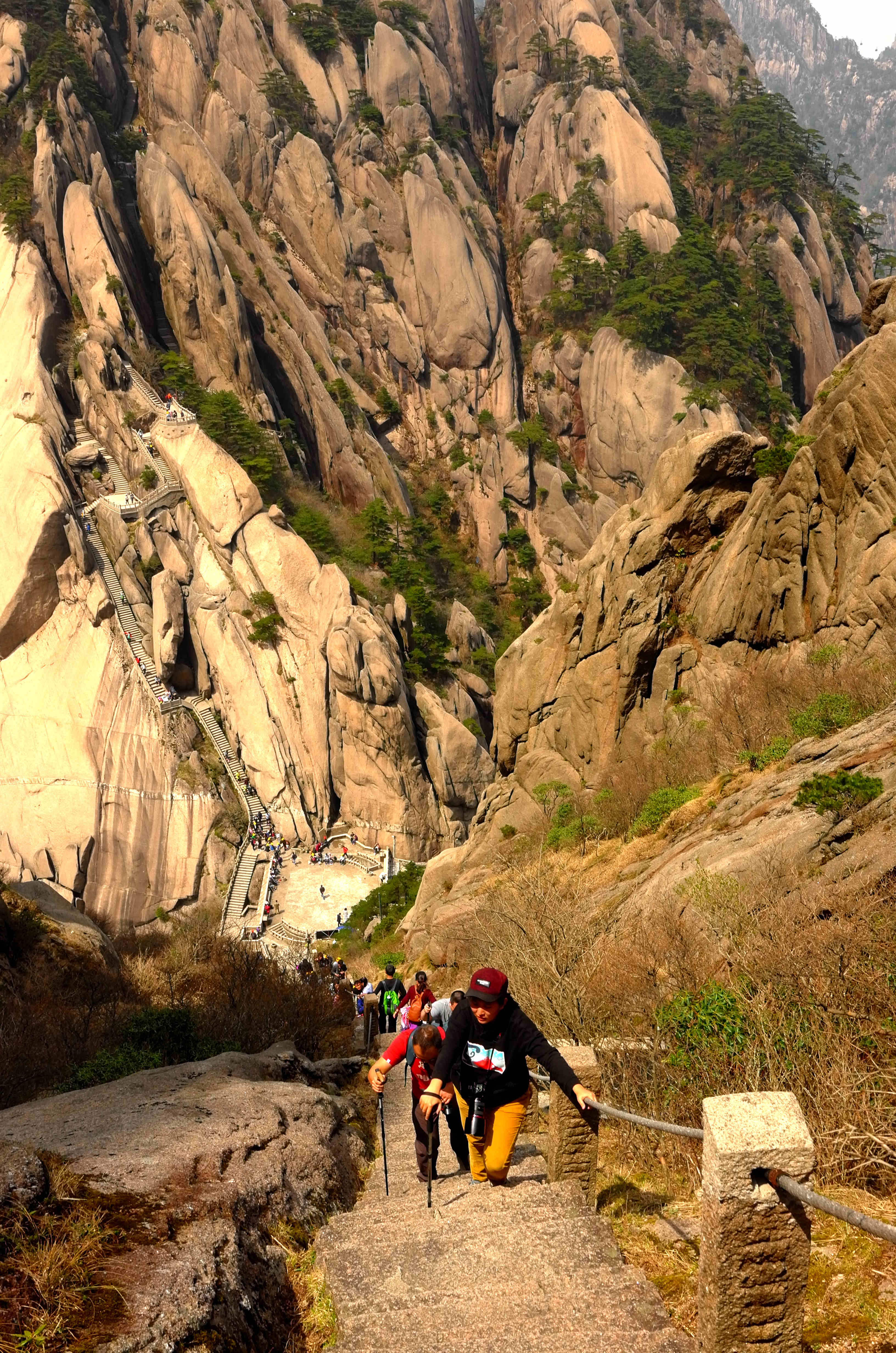黄山天都峰会走鲫鱼背吗,黄山天都峰鲫鱼背第一视角