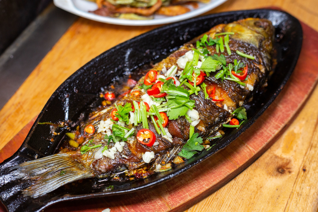 吃烧烤不能没有砂锅豆腐,正宗淄博小炉烧烤