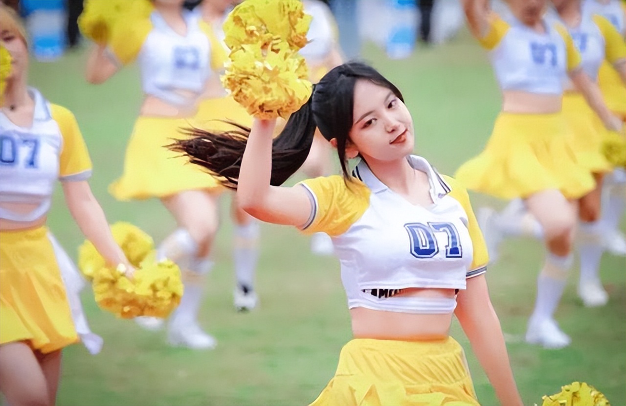 高校啦啦队美女视频,高校美女啦啦队