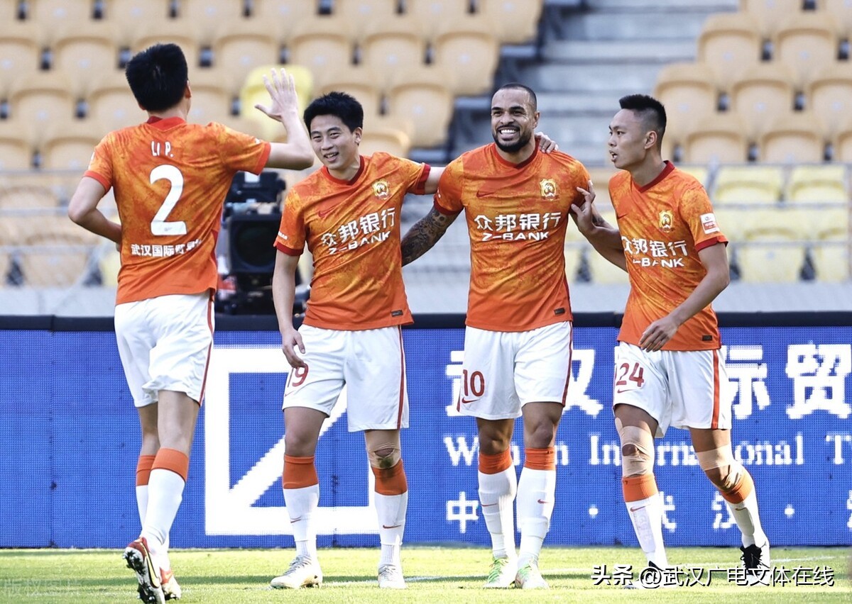 保级组4轮不败武汉队前景明朗,武汉长江队保级