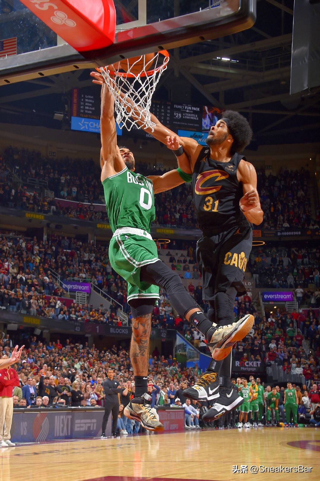 nba球星上脚的国产球鞋 (nba球星拉塞尔上脚球鞋)