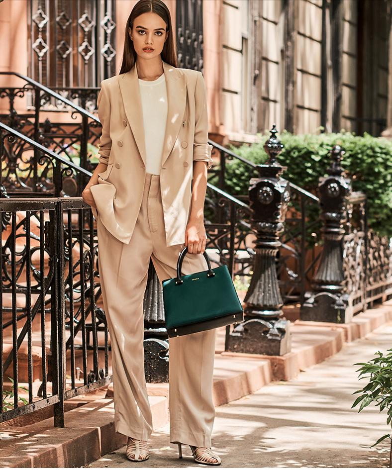 40到50岁女人适合背什么包包,40岁女性背什么牌子的包包