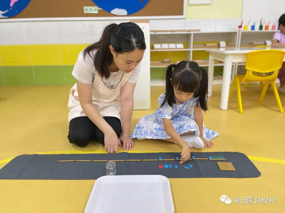 小孩通过哭闹要挟父母实例,当孩子用哭要挟时如何应对