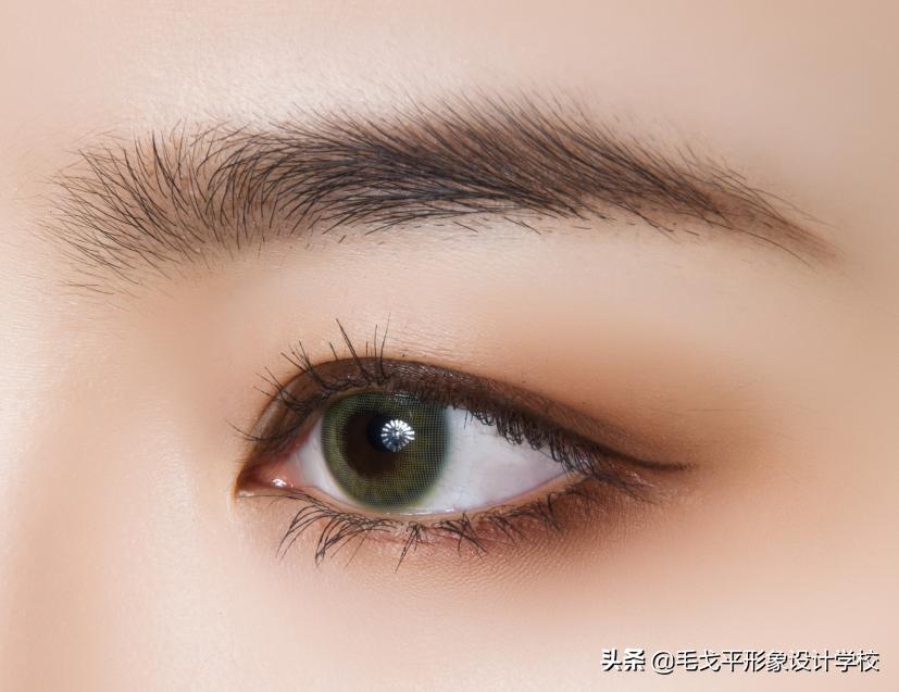 新手眼影推荐完美日记,新手化妆眼影推荐