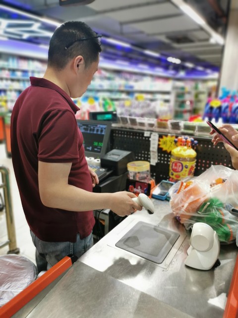 小杨哥和拼多多合作了吗,疯狂小杨哥为什么这么好笑