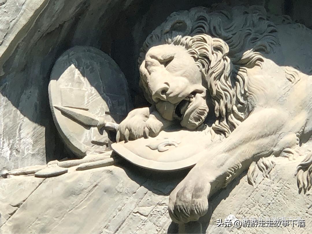 欧洲瑞士旅游线路,卢塞恩金色山口观光火车