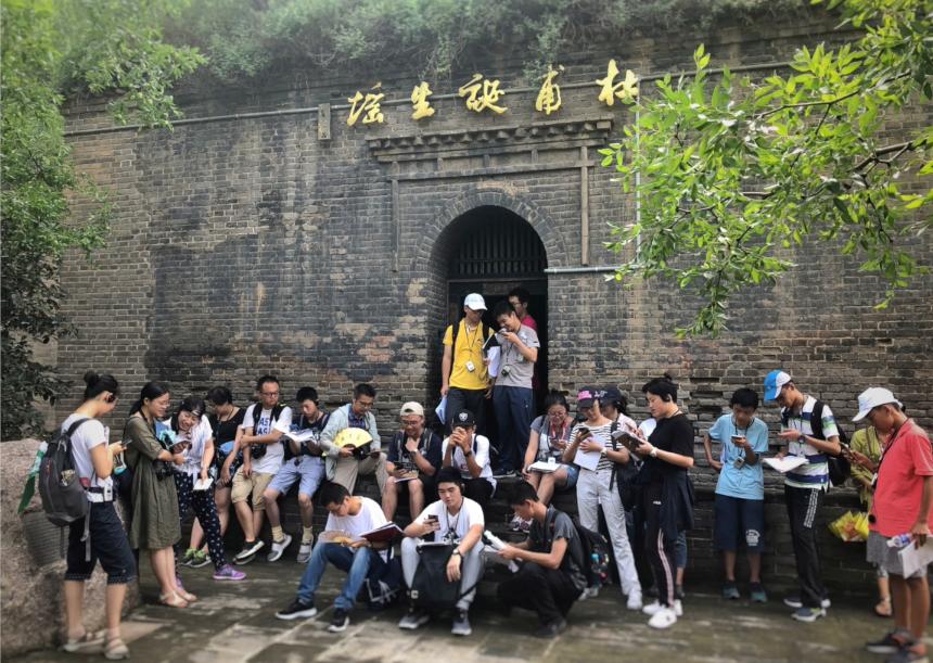 令人难忘的老师800字初中作文,难忘的语文老师