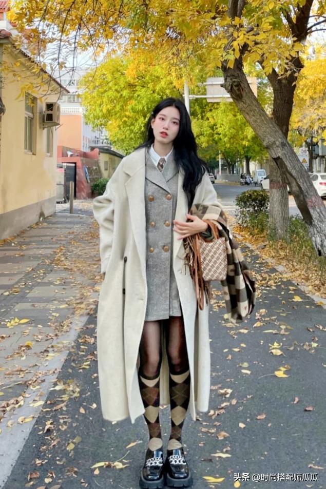 小个子微胖大衣版型怎么选,微胖秋冬呢子大衣怎么搭配才好看
