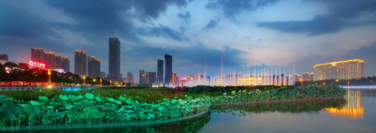 李白诗仙和诗圣还有谁,诗圣李白是诗仙吗