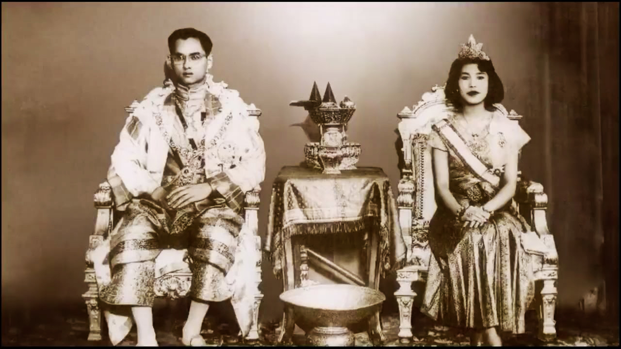 泰国王后诗丽吉钻石王冠,泰国国王皇冠