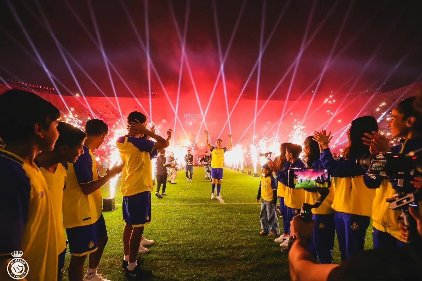 c罗或遭欧足联处罚c罗,国际足联发文庆祝c罗夺冠