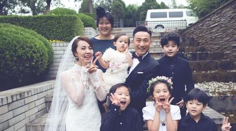 黄磊孙莉盛世美颜,黄磊黄多多孙莉长腿短发