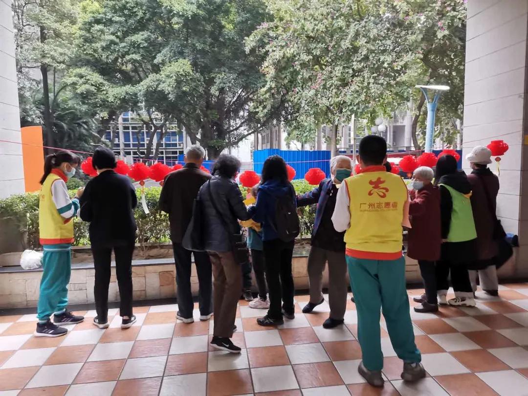 越秀｜春节的脚步近了！流花桥社区居民说，每年有它才像过年→