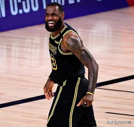 老詹08年数据,08赛季詹姆斯对阵绿军数据