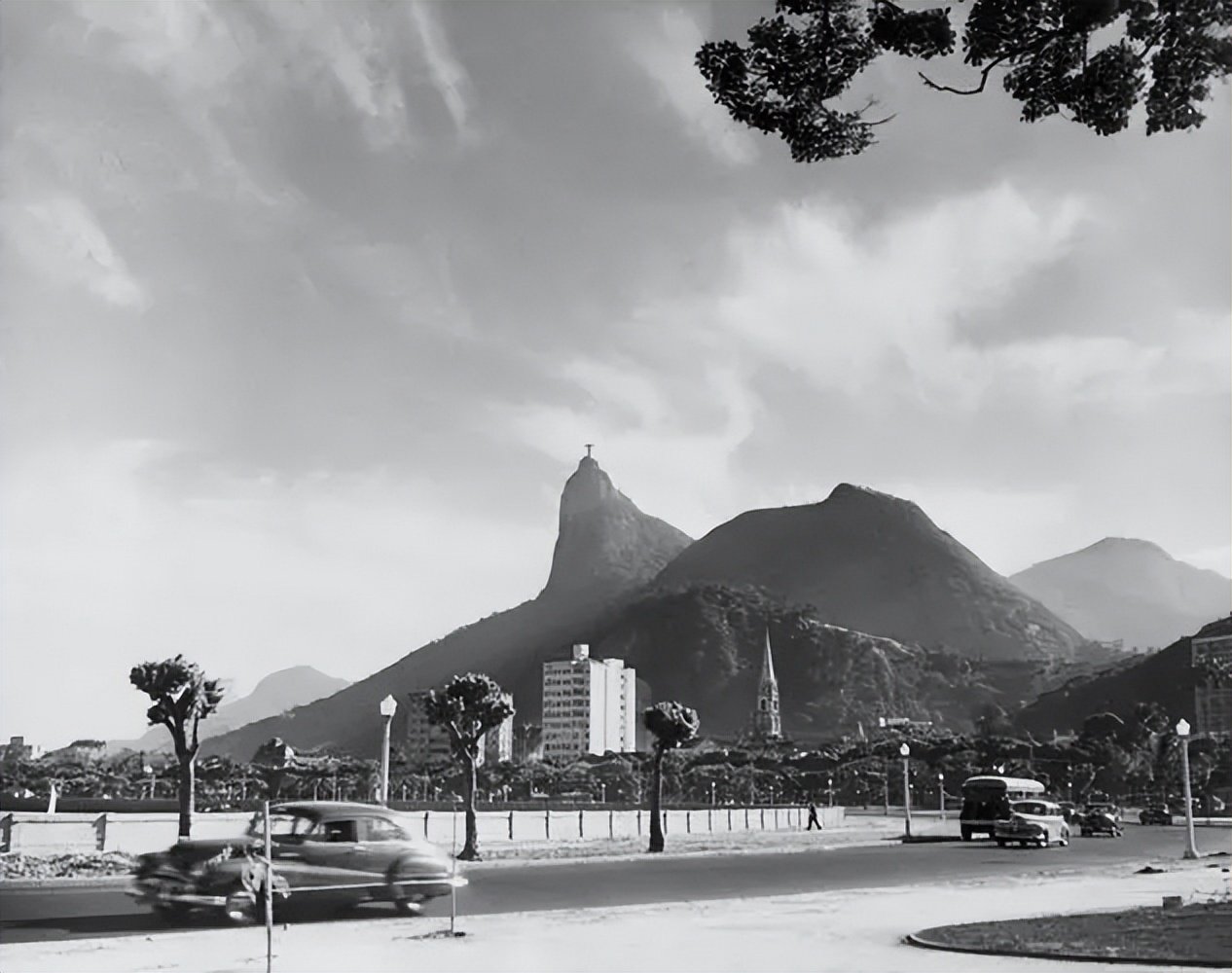 19世纪圣保罗靠什么发展起来,圣保罗大教堂的由来