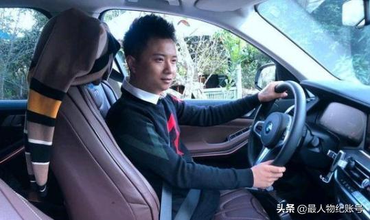 连体夫妻曾因断臂妻子走红网络,连体夫妻爆红无腿