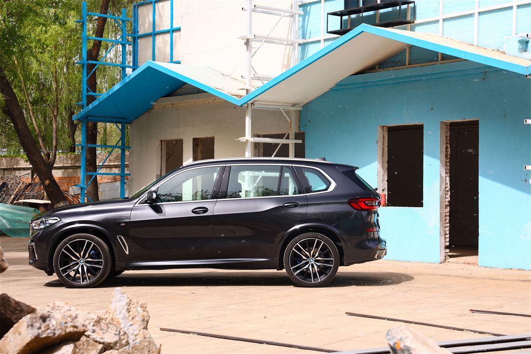 新款宝马x5值得买吗,2022款宝马x540im运动套装