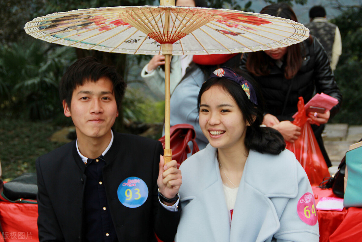 化解尴尬的幽默句子,化解尴尬的幽默口才经典句子