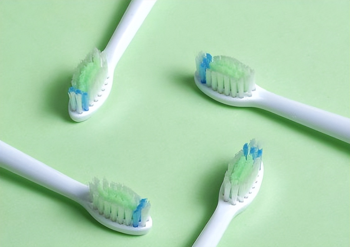 电动牙刷的坏处,成年人有必要用电动牙刷吗