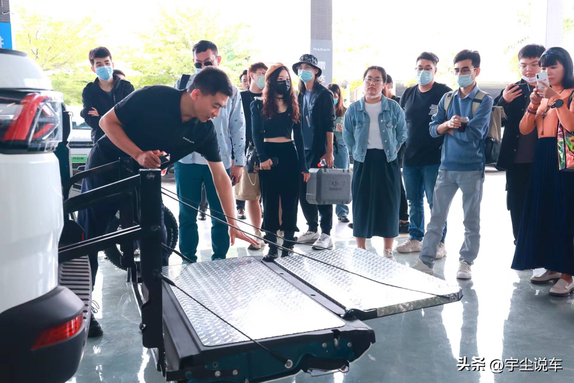 首批新车交付，助力用户成长，雷达提速全国市场布局