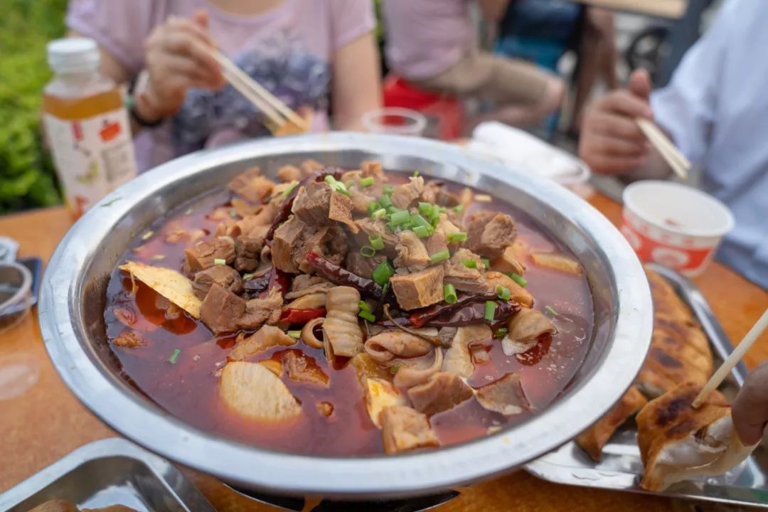 最惨的餐饮业现状,全国餐饮业倒闭数量和开店数量