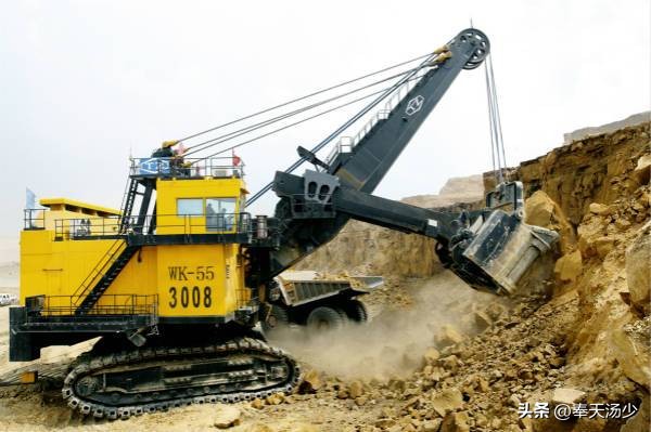 露天煤矿用的巨型电铲,太重矿山电铲