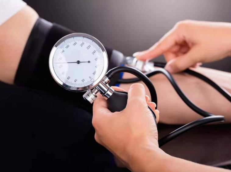 夫妻生活过程中，男人尿尿和射精会同时发生吗？医生为你解答