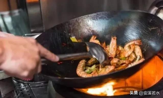 夺命铁锅央视曝光该如何分辨,揭秘“毒铁锅”背后的可怕真相