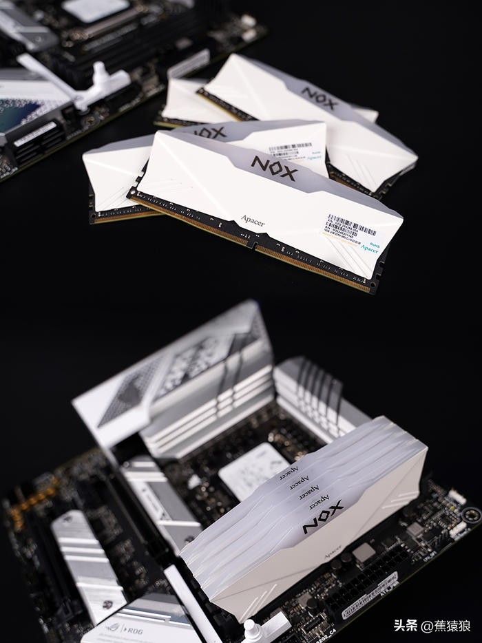 代码36KROGB760-GTUF4070TI，简约黑白调AKLLAA6MMATX机箱装机秀